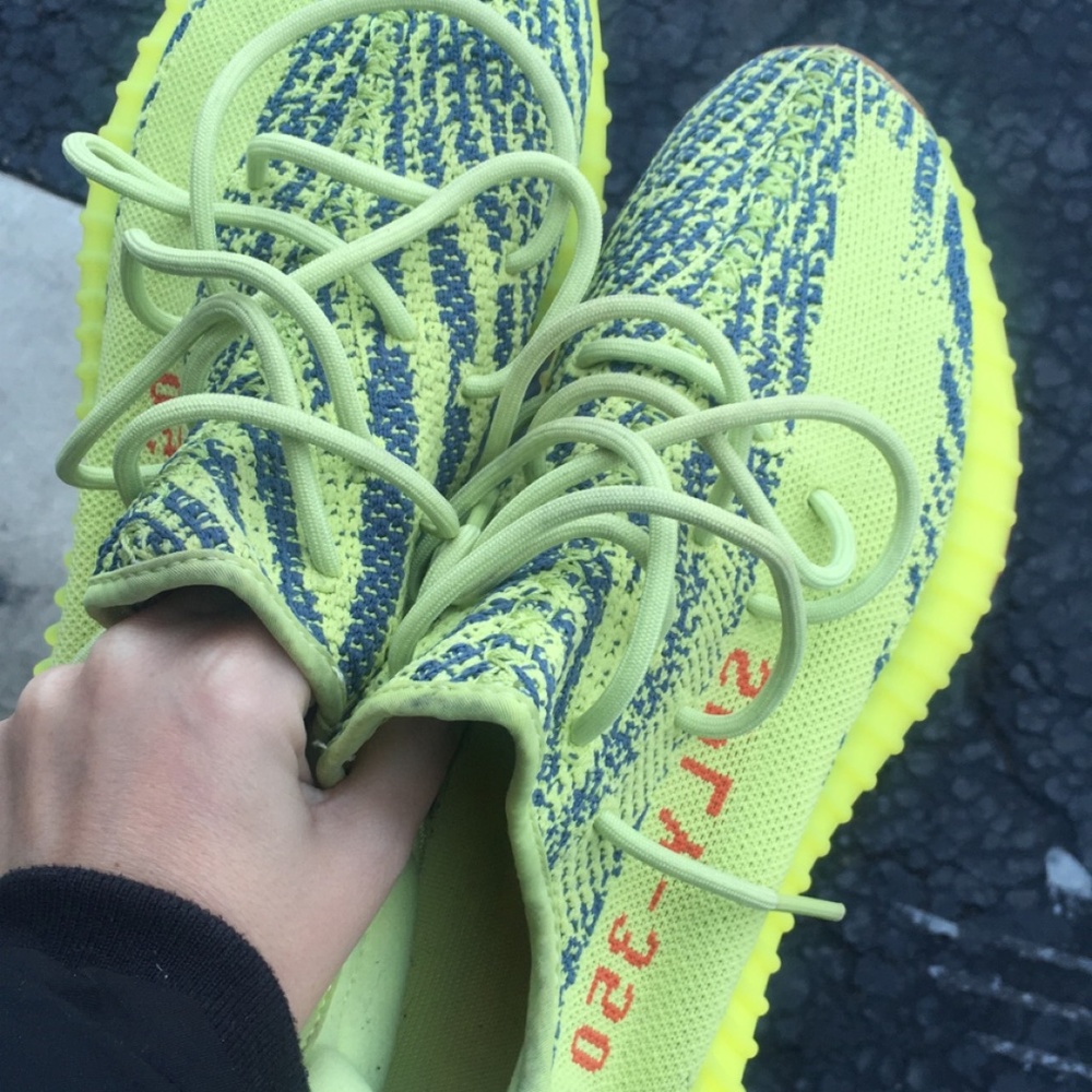 adidas Yeezy Boost 350 V2